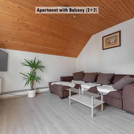 Uric Apartment Jesenice